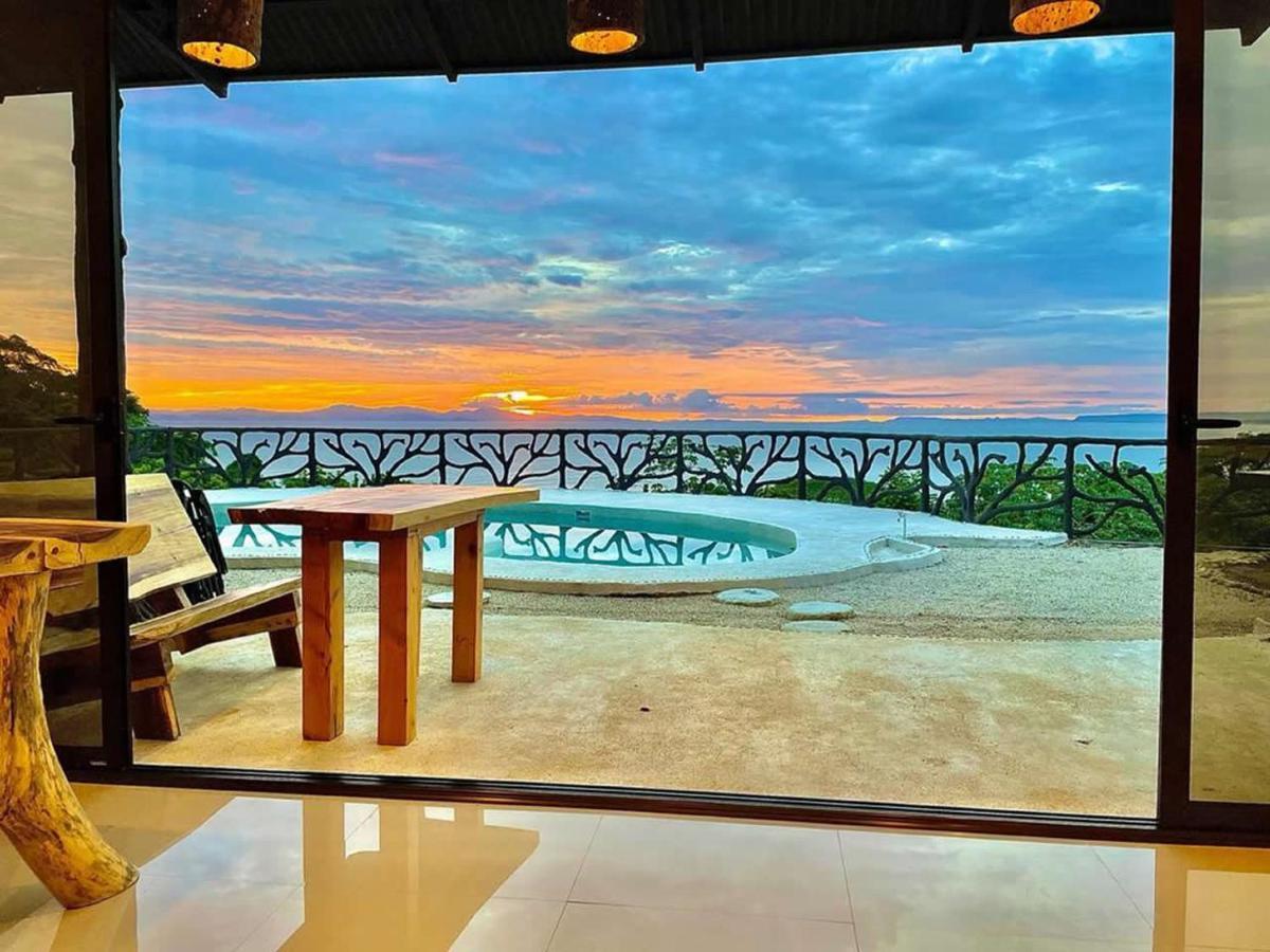 Akua Suites Ocean View ตาร์กอเลส ภายนอก รูปภาพ