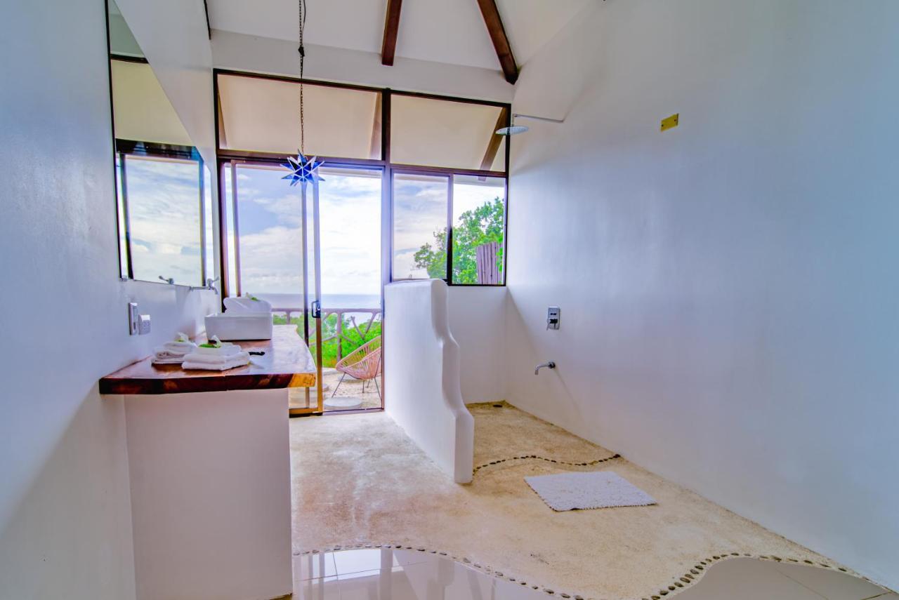 Akua Suites Ocean View ตาร์กอเลส ภายนอก รูปภาพ