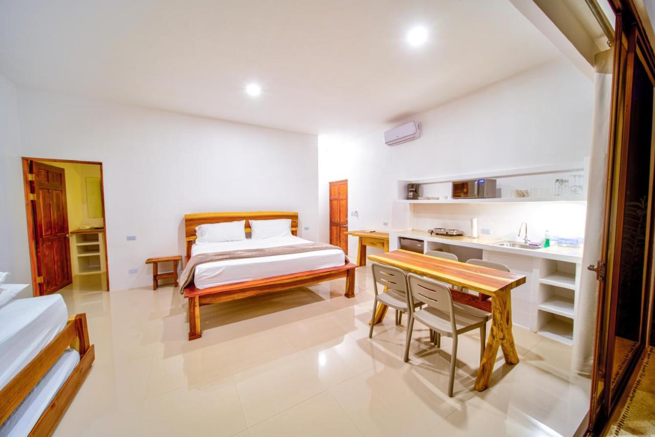Akua Suites Ocean View ตาร์กอเลส ภายนอก รูปภาพ