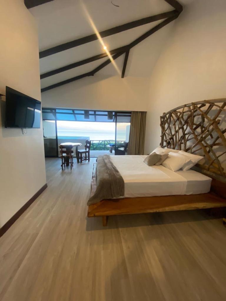 Akua Suites Ocean View ตาร์กอเลส ภายนอก รูปภาพ